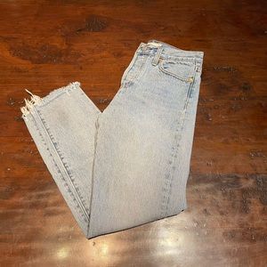 Levi’s Wedgie Fit light wash straight leg jeans!